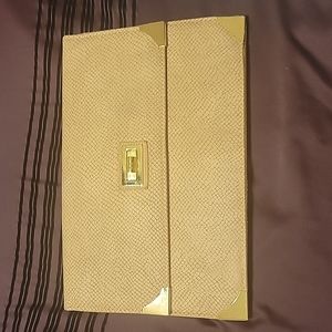 Nude pink Hard clutch wristlet